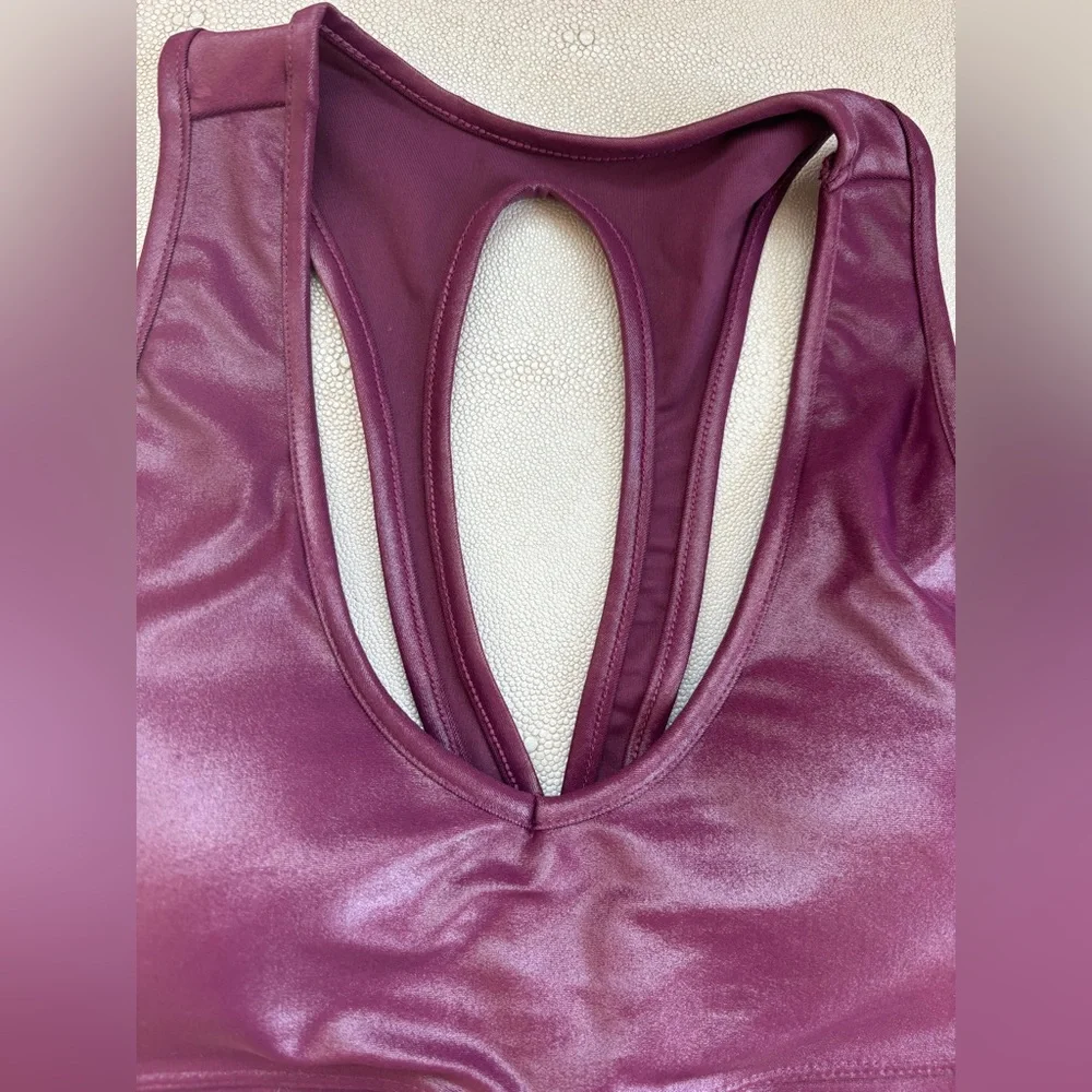 Carbon38 Action Bra 2.0 Takara Shine Pickled Beet Small NWT - Picture 3 of 11